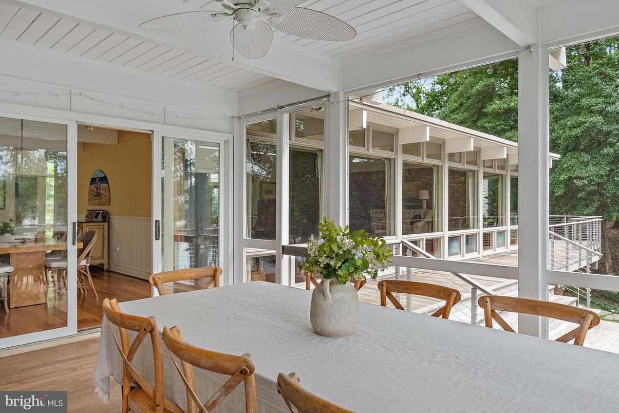 Dining room, Interior, Sun Room, Wood Texture Flooring