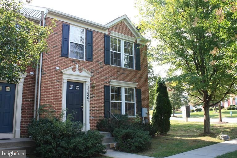 Exterior, Facade, Brick Facade, Georgian
