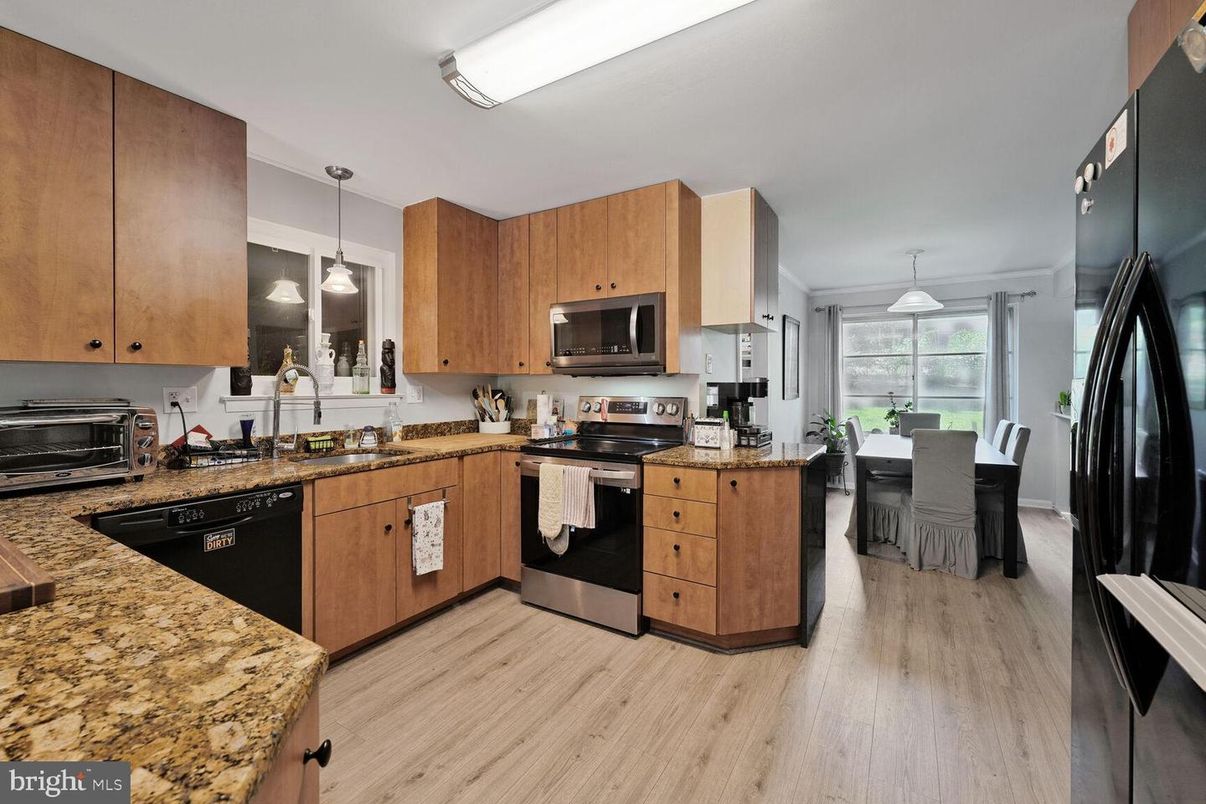 Dining room, Interior, Kitchen, Pendant Lights, Wood Texture Flooring
