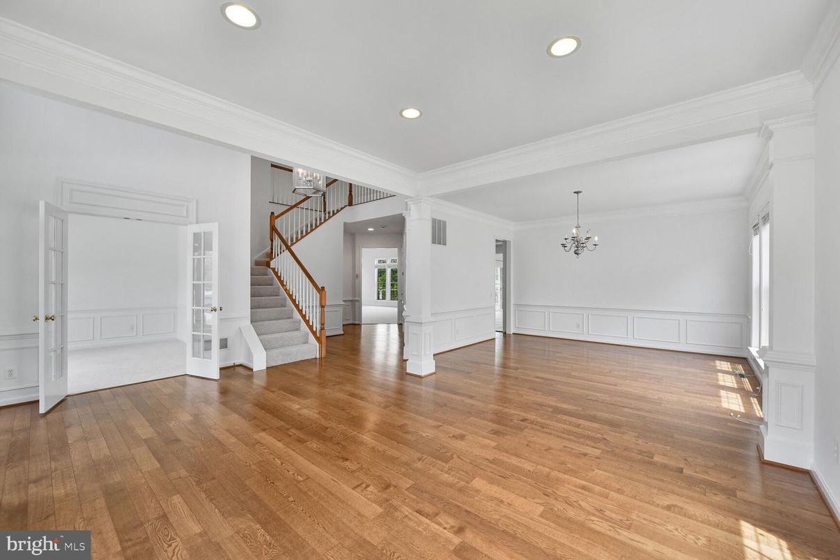 Chandelier, Empty room, Interior, Recessed Lighting, Wood Texture Flooring