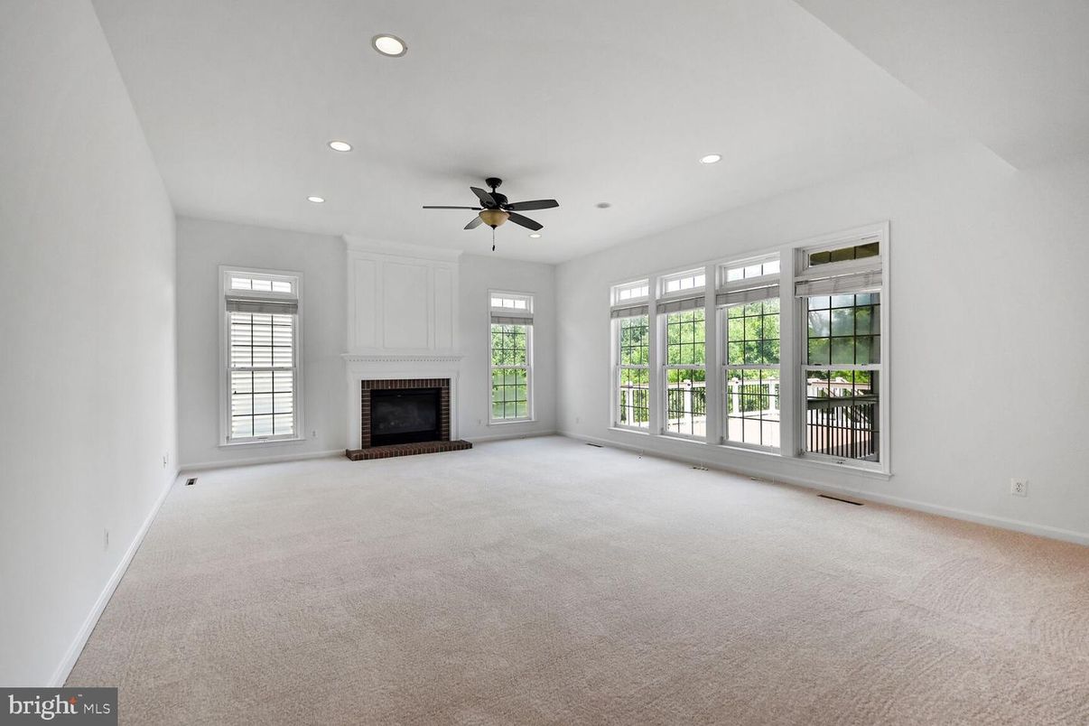 Empty room, Fireplace, Interior, Recessed Lighting