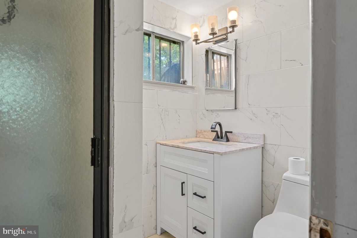Bathroom, Interior, Marble Walls