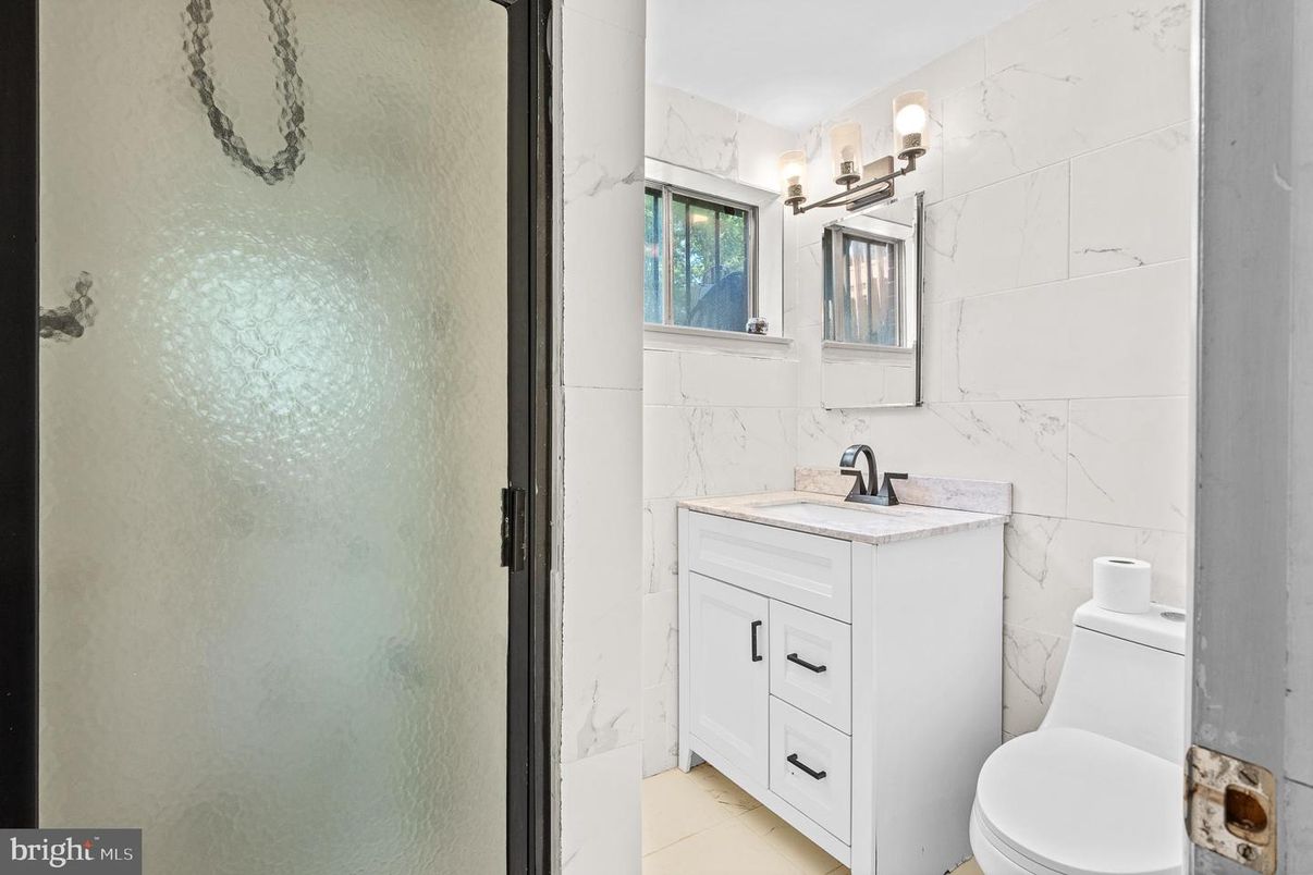 Bathroom, Interior, Marble Walls
