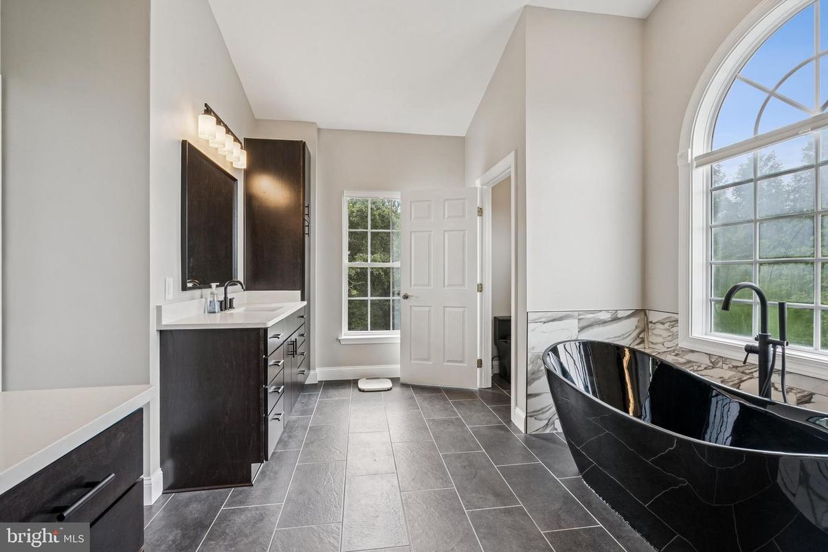 Bathroom, Dual Sink Vanities, Free Standing Baths, Interior