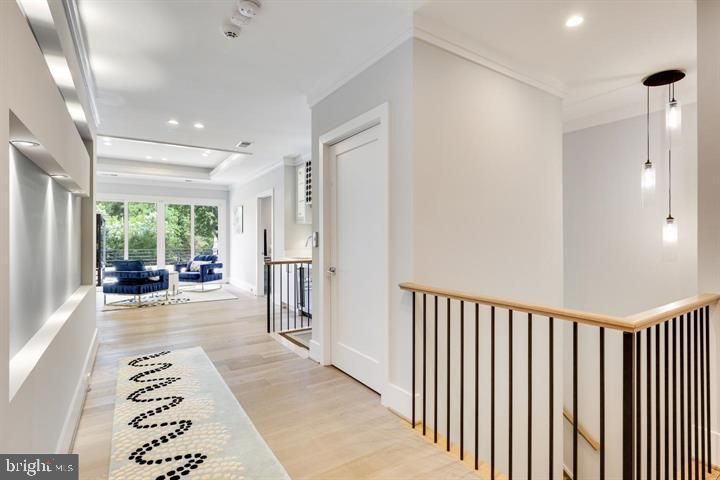 Interior, Pendant Lights, Recessed Lighting, Wood Texture Flooring