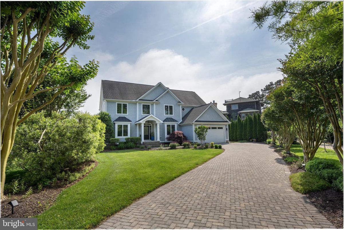 Attached, Backyard, Exterior, Facade, Farmhouse