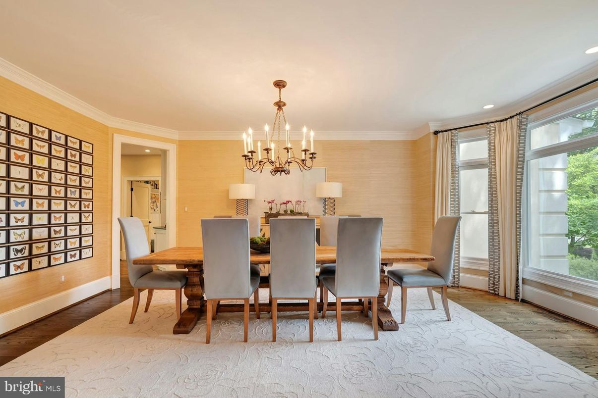 Chandelier, Dining room, Interior, Recessed Lighting, Wood Texture Flooring