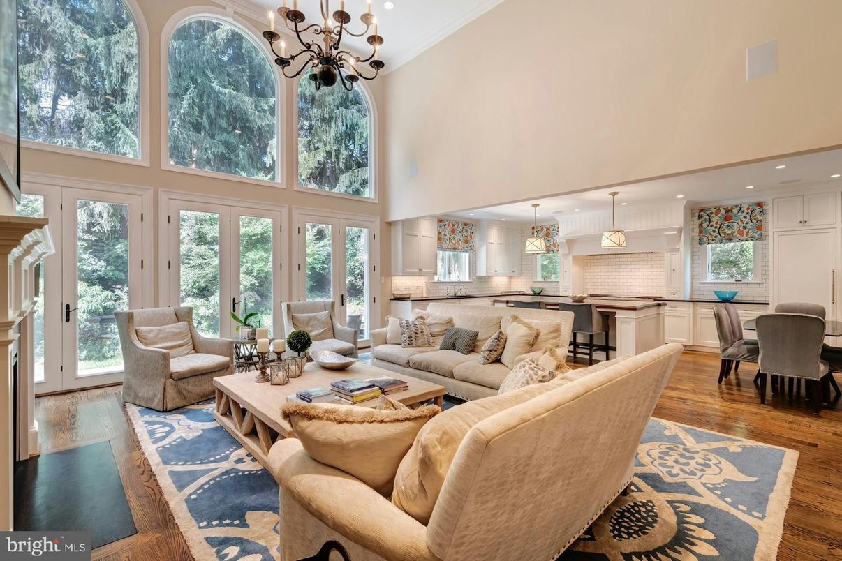 Chandelier, Dining room, Interior, Kitchen, Living room, Pendant Lights, Recessed Lighting, Wood Texture Flooring