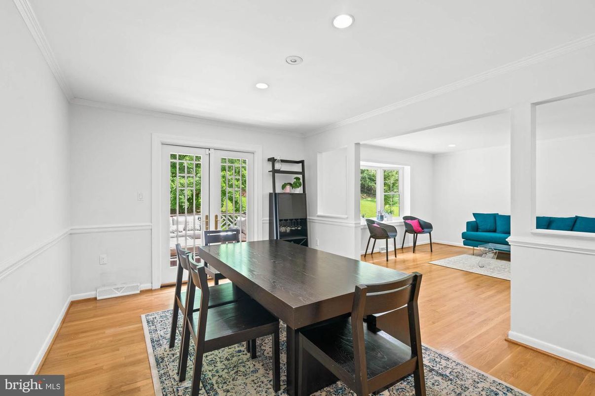 Dining room, Interior, Living room, Recessed Lighting, Wood Texture Flooring