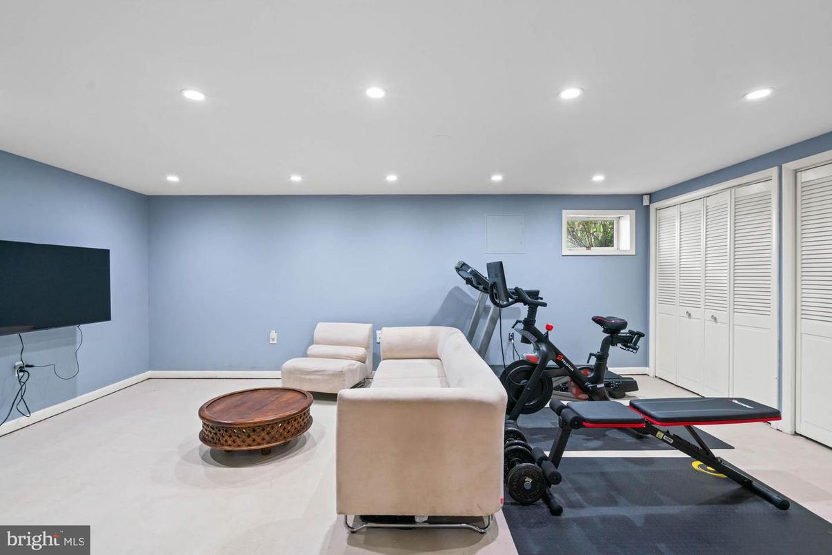 Fitness Equipment, Interior, Recessed Lighting