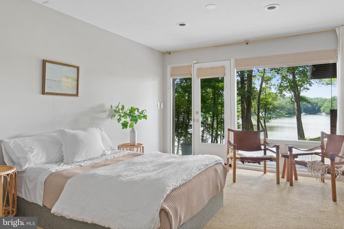 Bedroom, Interior, Recessed Lighting, Water