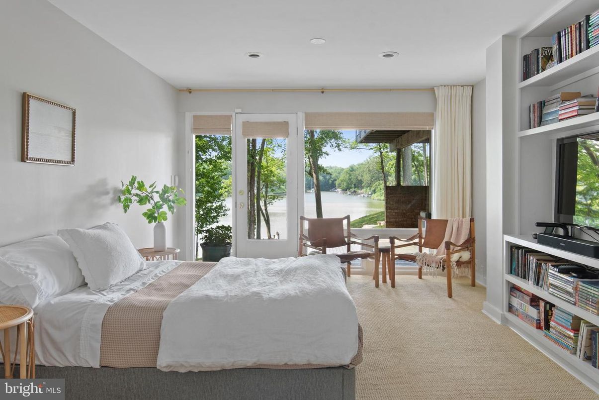 Bedroom, Interior, Recessed Lighting, Water