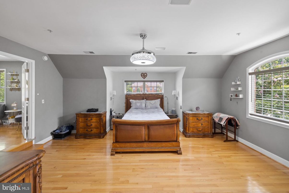 Bedroom, Interior, Pendant Lights, Wood Texture Flooring