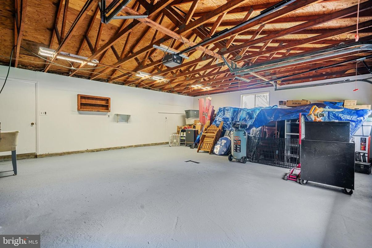 Garage, Interior, Wooden Beams, Wooden Ceilings