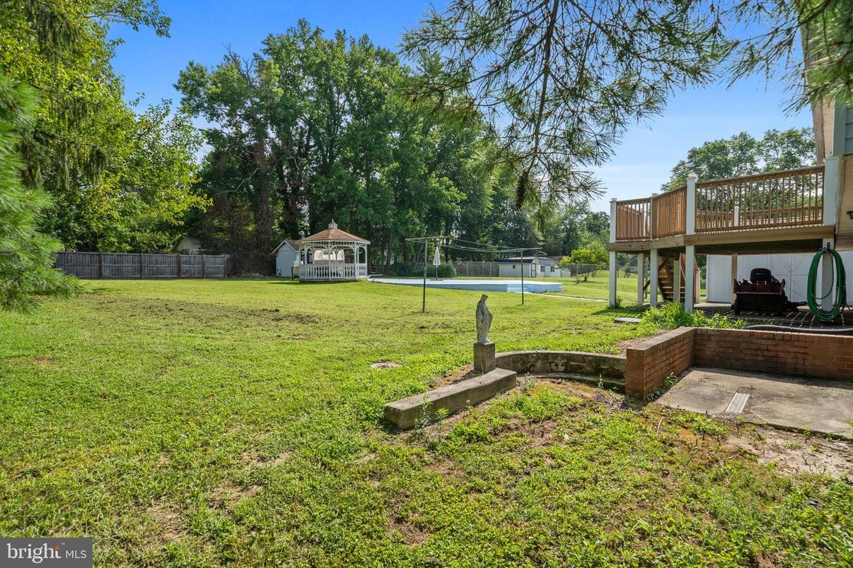 Backyard, Detached Garage, Exterior