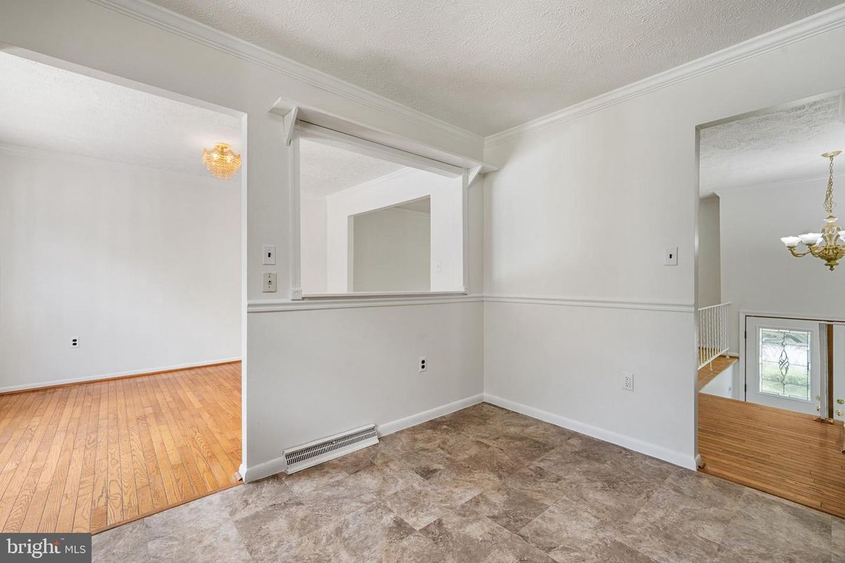 Chandelier, Empty room, Interior, Wood Texture Flooring