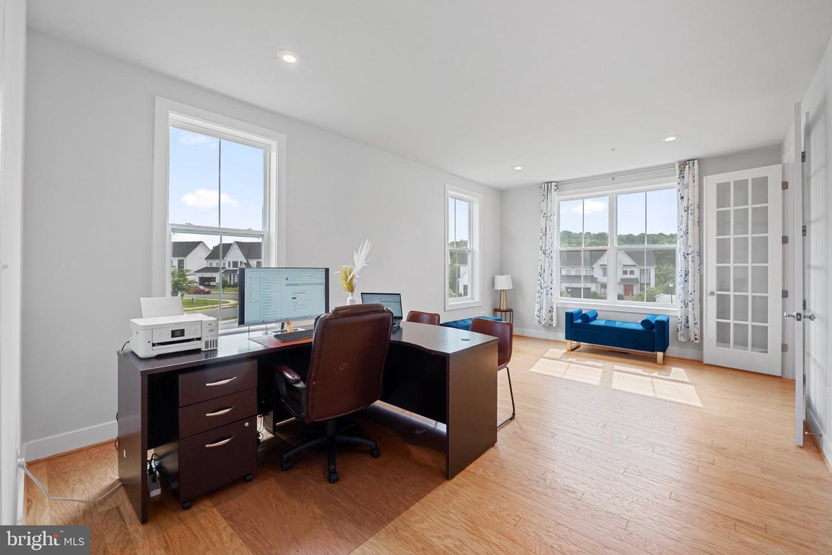 Home Office, Interior, Recessed Lighting, Wood Texture Flooring