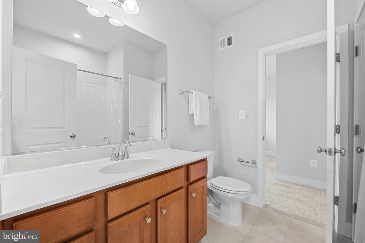 Bathroom, Interior, Recessed Lighting