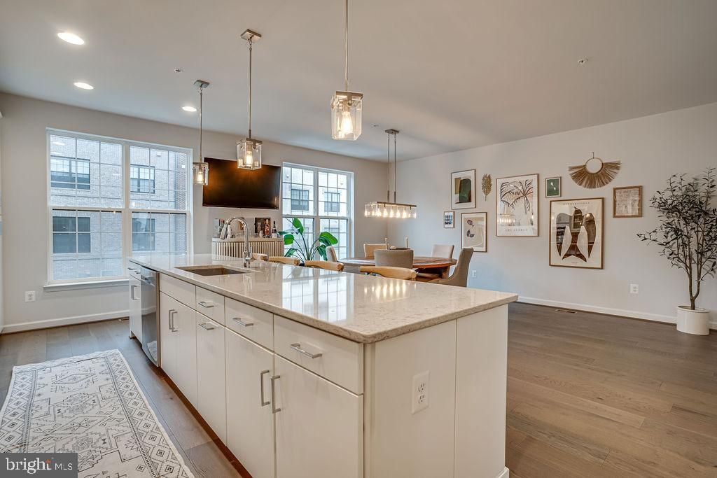Dining room, Interior, Kitchen, Pendant Lights, Recessed Lighting, Wood Texture Flooring