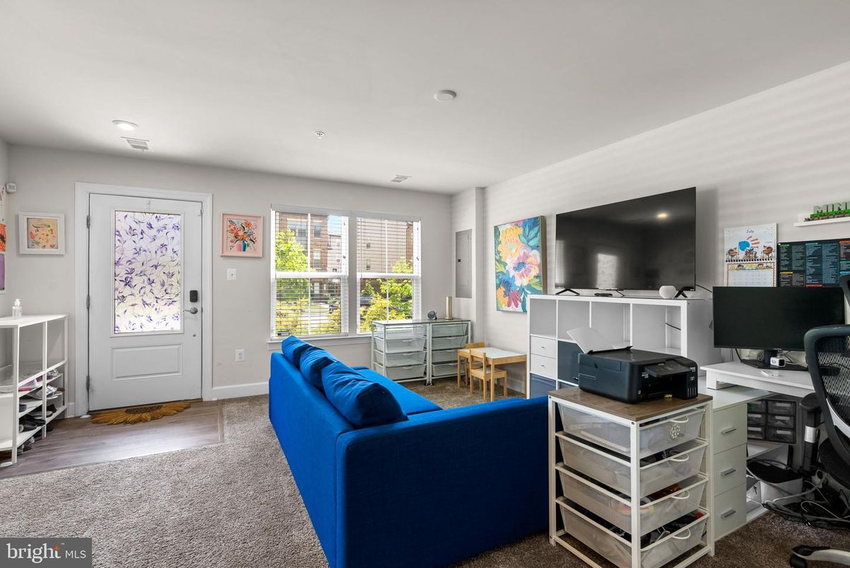 Home Office, Interior, Living room, Recessed Lighting, Wood Texture Flooring