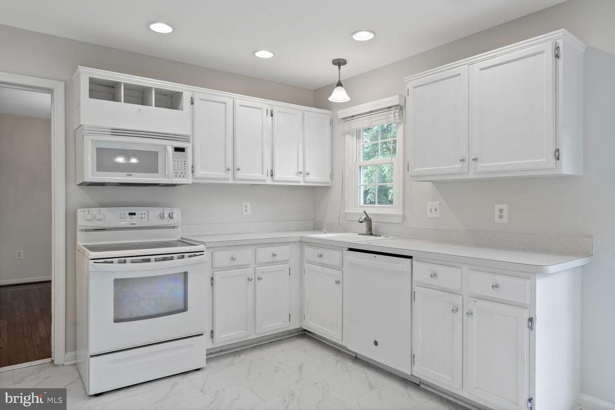 Interior, Kitchen, Marble, Pendant Lights, Recessed Lighting