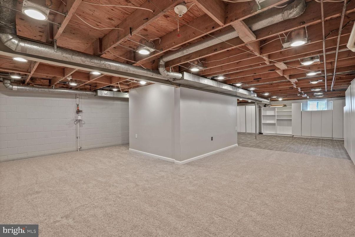 Empty room, Interior, Wooden Beams, Wooden Ceilings