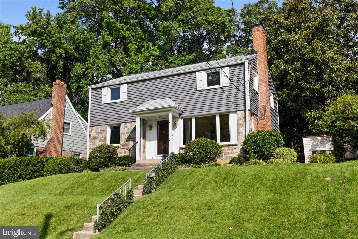 Exterior, Facade, Brick Facade, Georgian