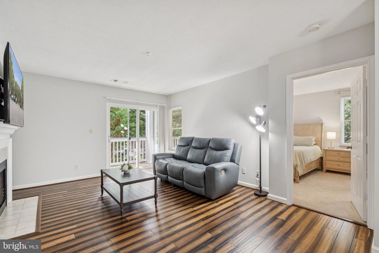Bedroom, Fireplace, Interior, Living room, Wood Texture Flooring
