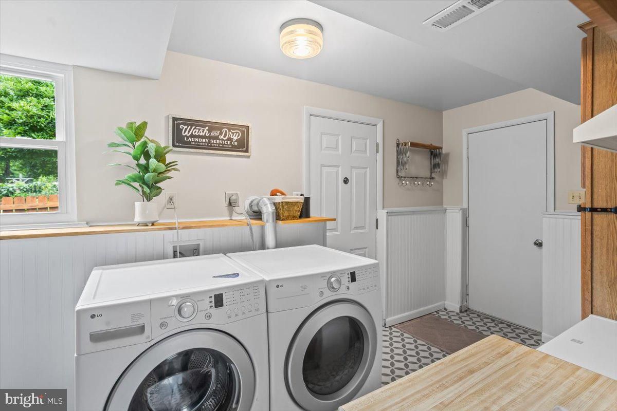 Interior, Washer