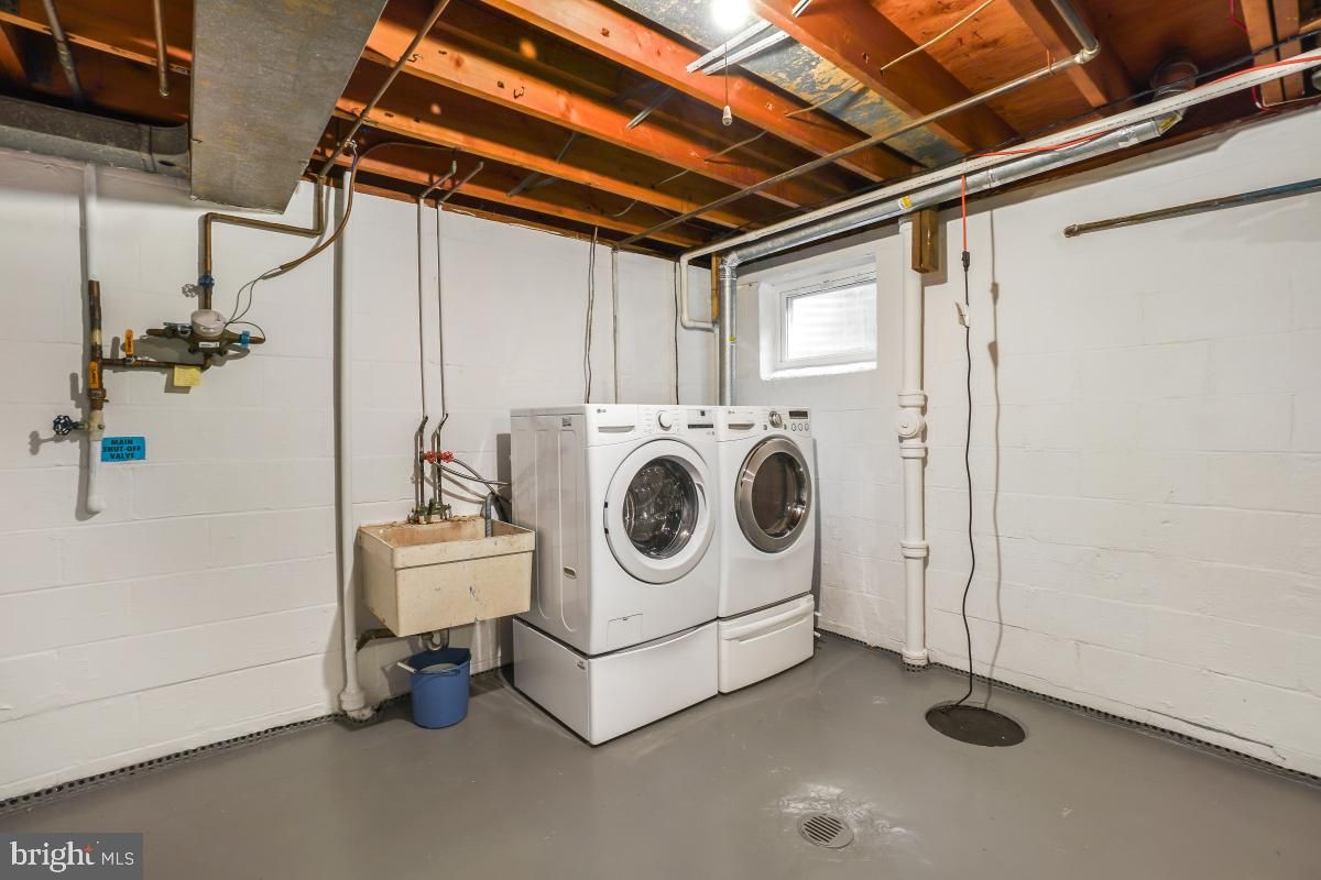 Interior, Washer