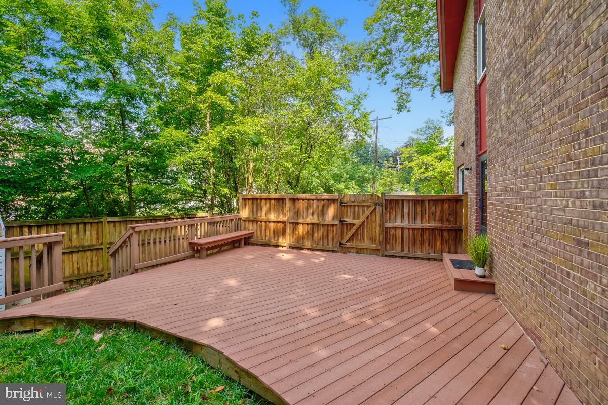 Exterior, Wood Texture Flooring