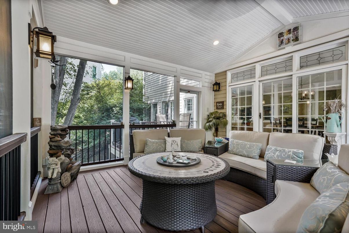 Exterior, Recessed Lighting, Wood Texture Flooring