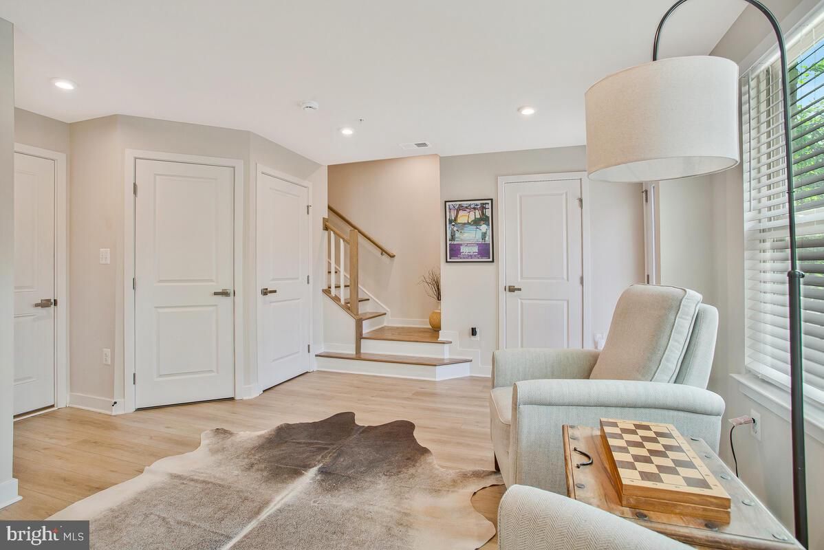 Interior, Recessed Lighting, Wood Texture Flooring