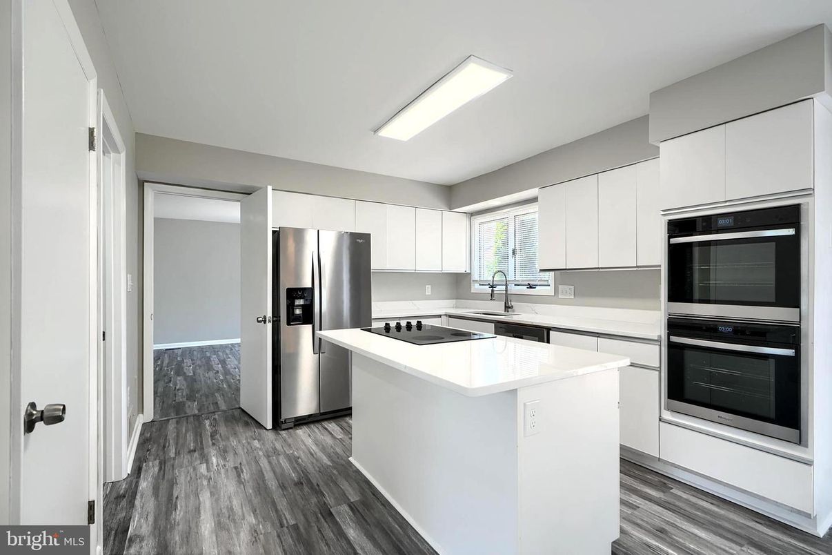 Interior, Kitchen, Stainless Steel Appliances, Wood Texture Flooring