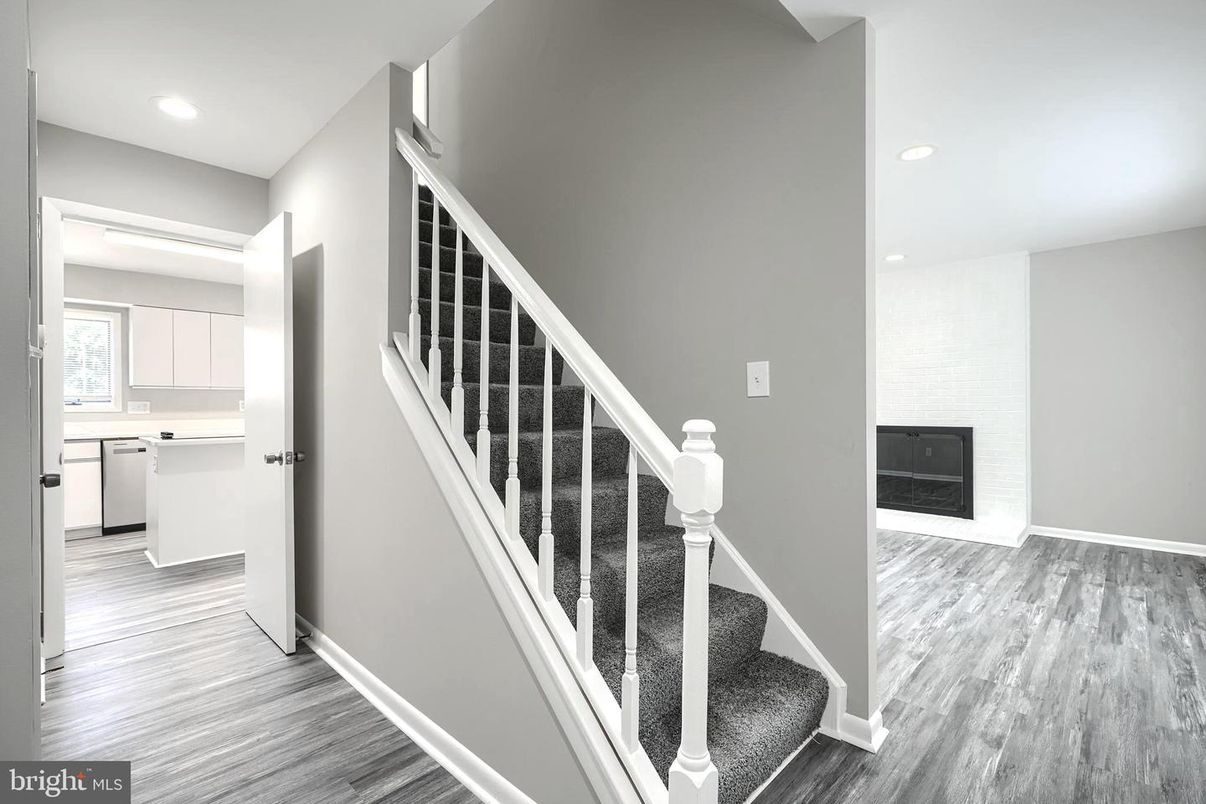 Fireplace, Interior, Kitchen, Recessed Lighting, Wood Texture Flooring