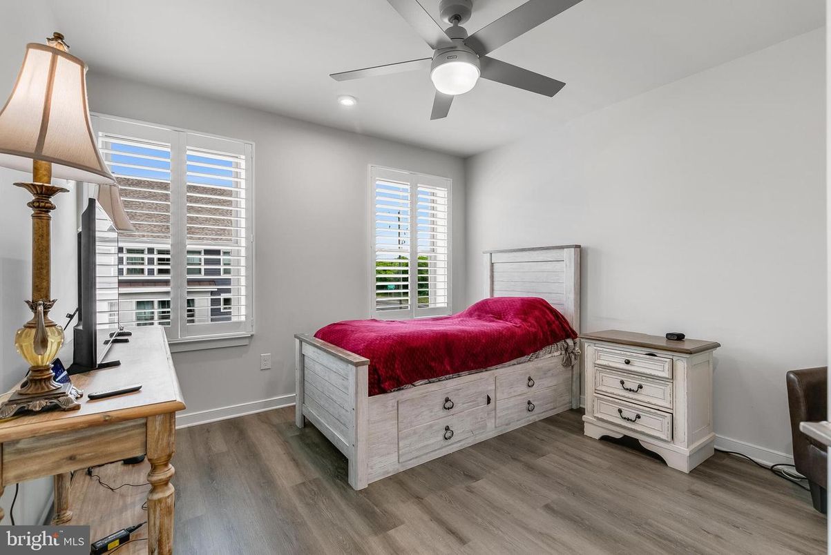 Bedroom, Home Office, Interior, Recessed Lighting, Wood Texture Flooring