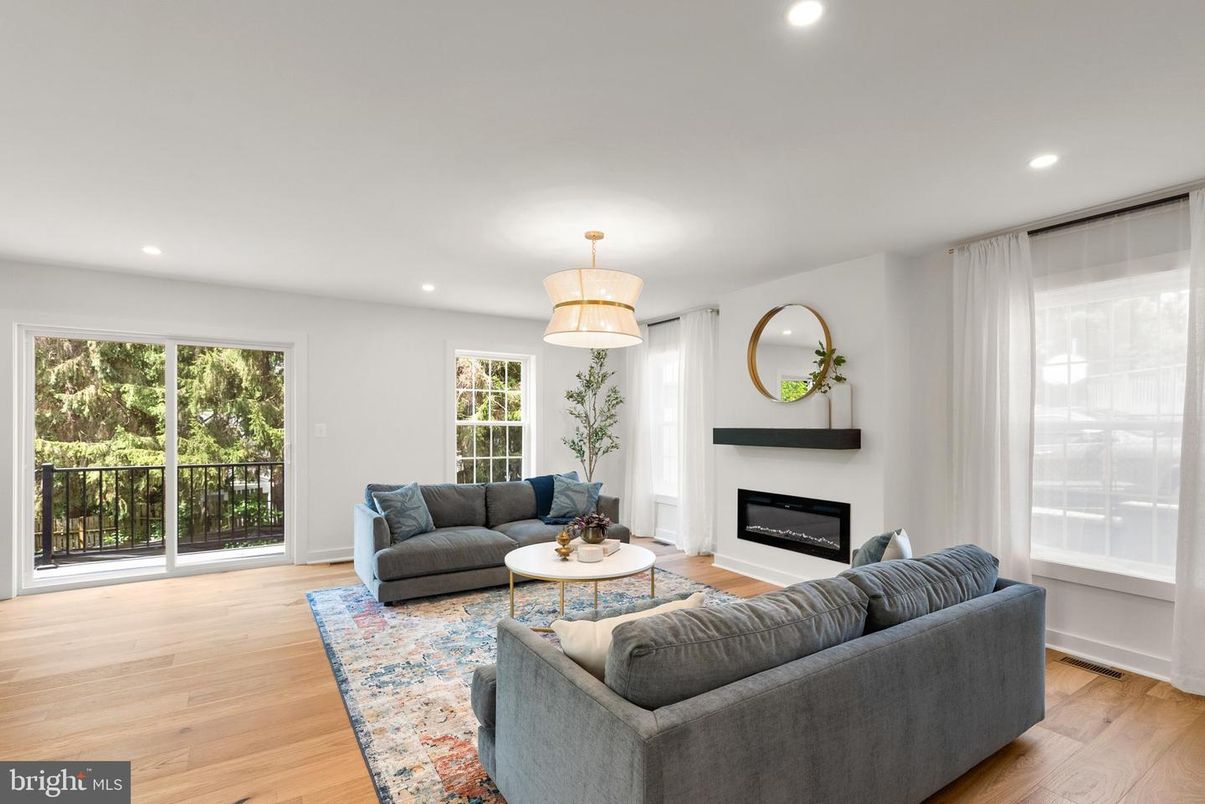 Fireplace, Interior, Living room, Pendant Lights, Recessed Lighting, Wood Texture Flooring