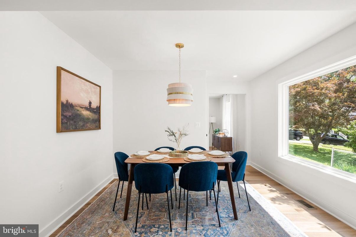 Dining room, Interior, Pendant Lights, Recessed Lighting, Wood Texture Flooring