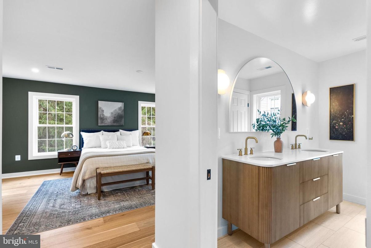Bathroom, Bedroom, Interior, Recessed Lighting, Wood Texture Flooring
