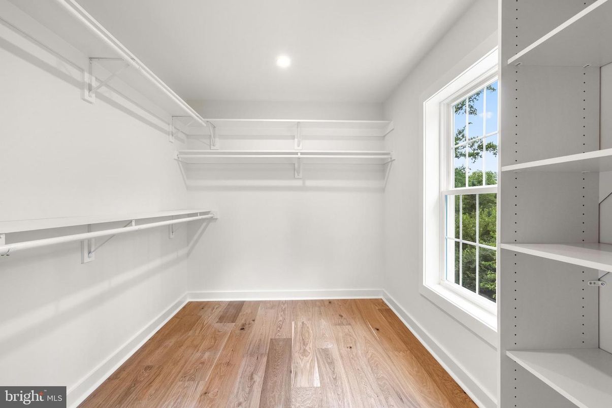 Interior, Recessed Lighting, Walk-in Closets, Wood Texture Flooring