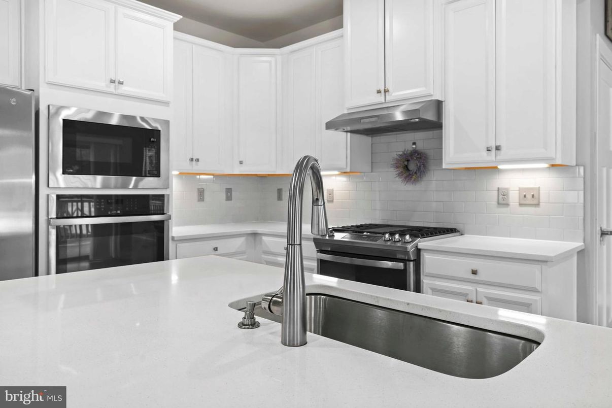 Interior, Kitchen, Stainless Steel Appliances