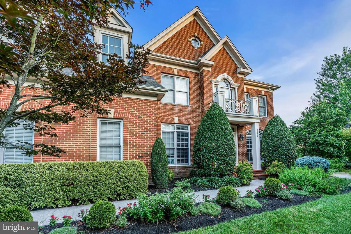 Exterior, Facade, Brick Facade, Brick Traditional