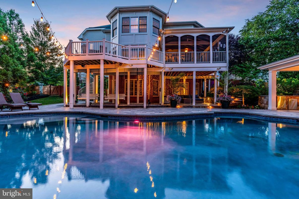 Exterior, Pool