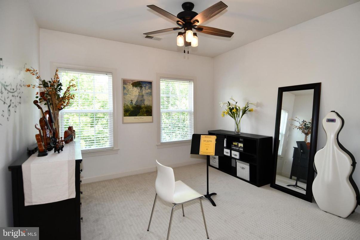 Home Office, Interior