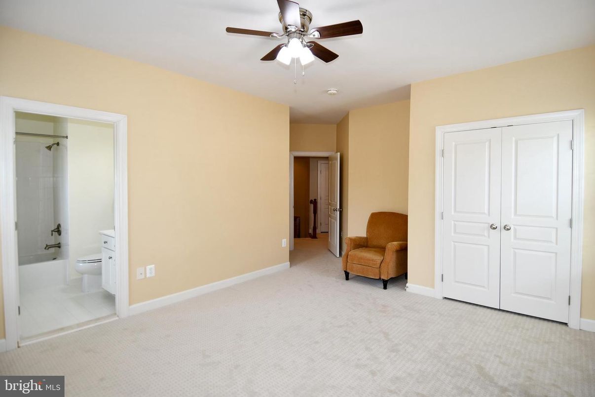 Bathroom, Empty room, Interior
