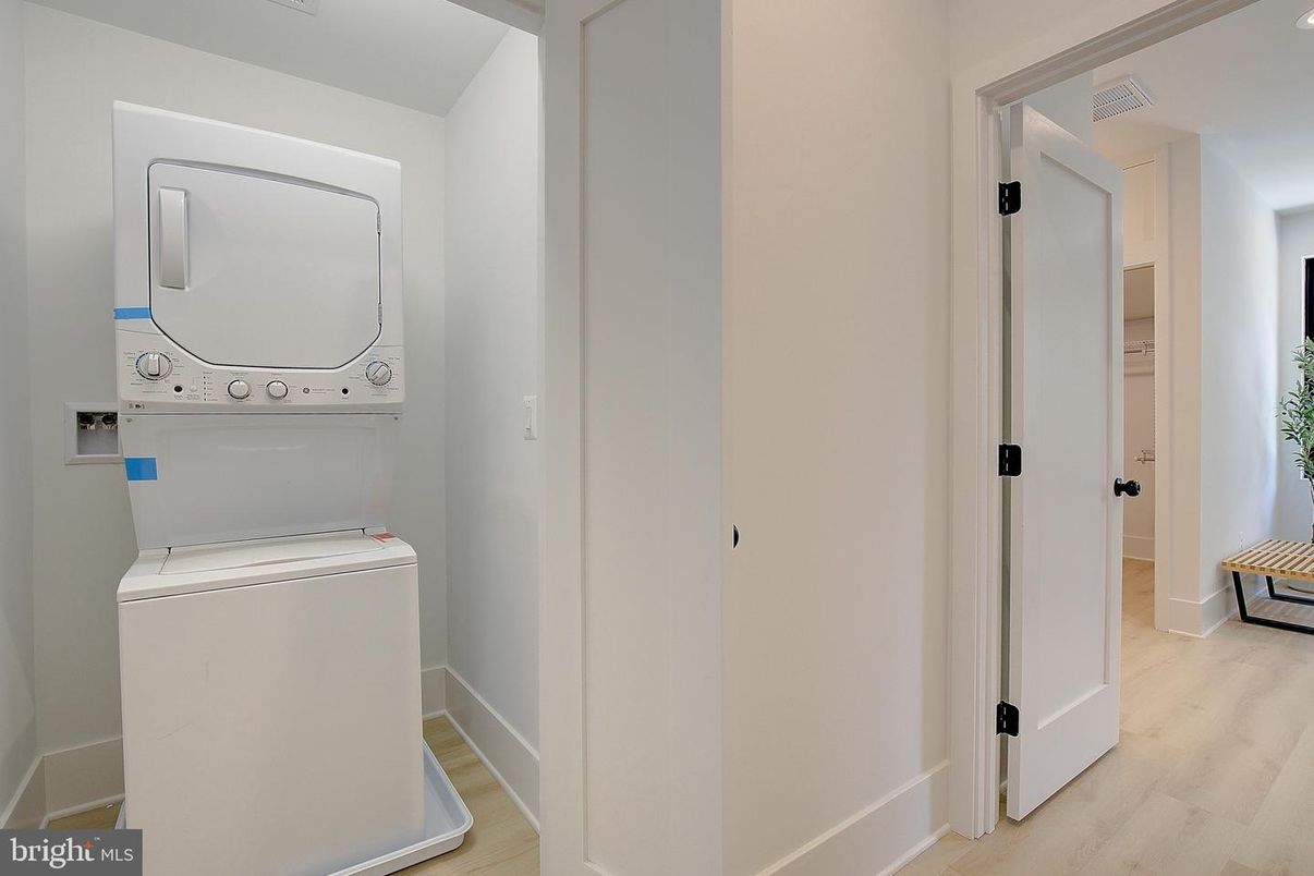 Interior, Utility Closets, Washer, Wood Texture Flooring