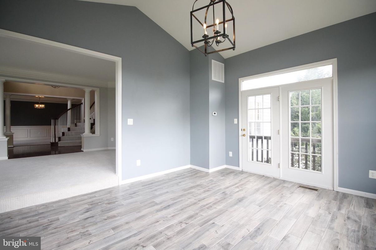Empty room, Interior, Pendant Lights, Wood Texture Flooring