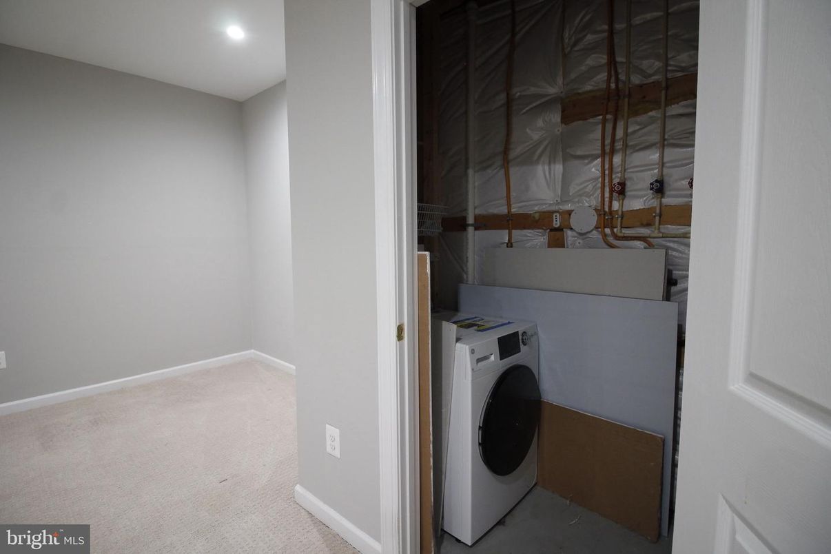 Interior, Recessed Lighting, Utility Closets, Washer