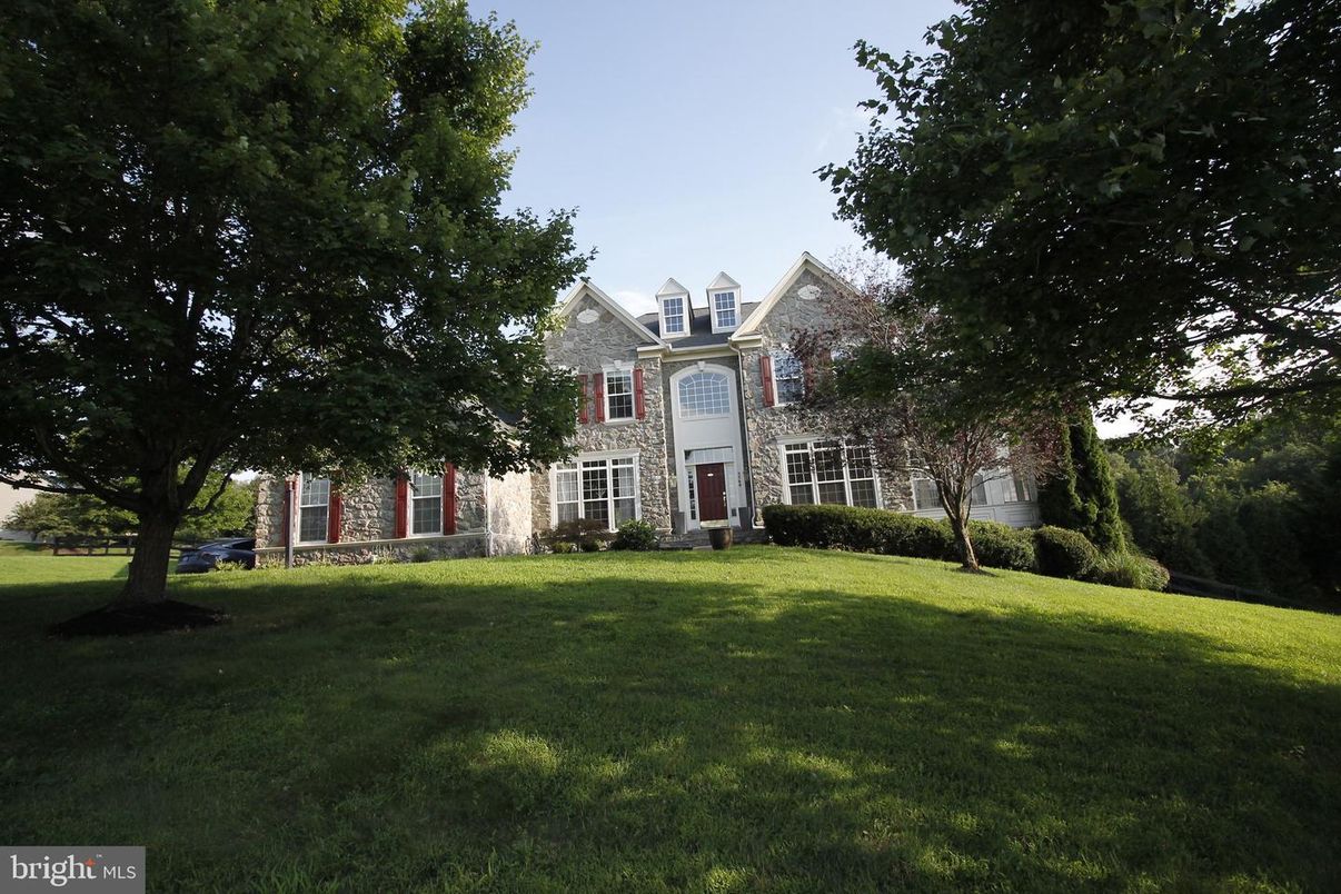 Backyard, Exterior, Facade, Georgian