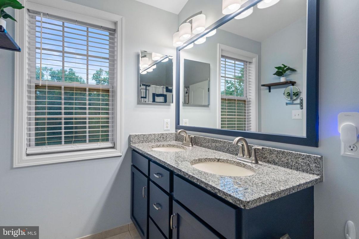 Bathroom, Dual Sink Vanities, Interior